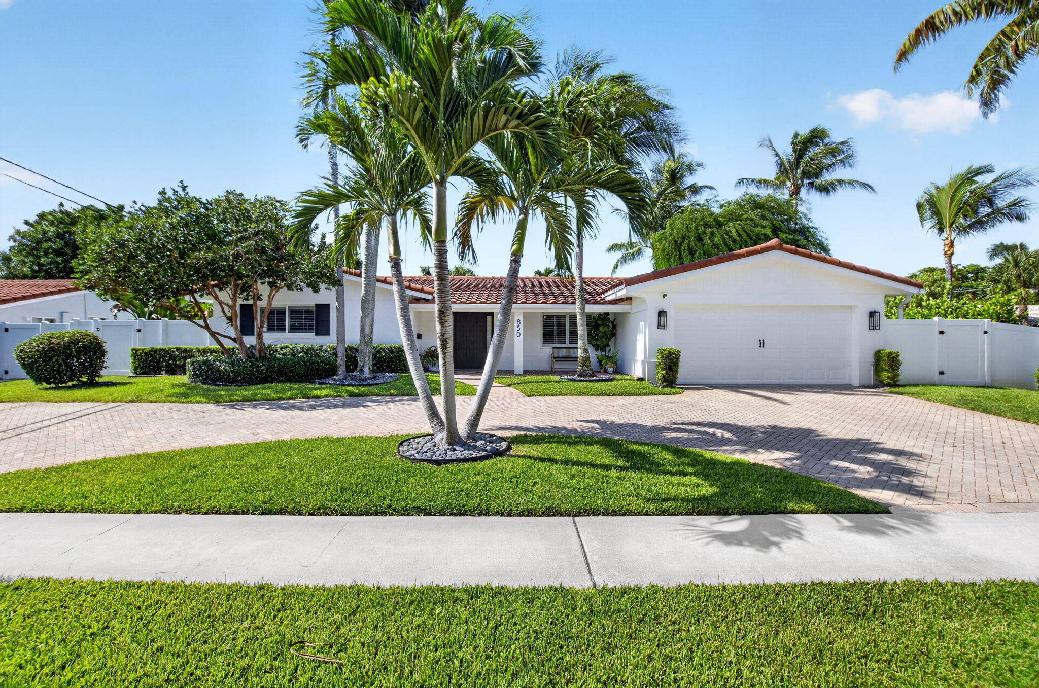 Front exterior of 850 SW 4th Street in Boca Raton